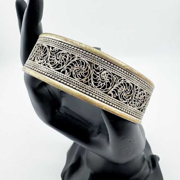 Vintage Nepal Filigree Silver Tone Cuff Hero Retro Bracelet Leaf Swirl - Picture 1 of 7